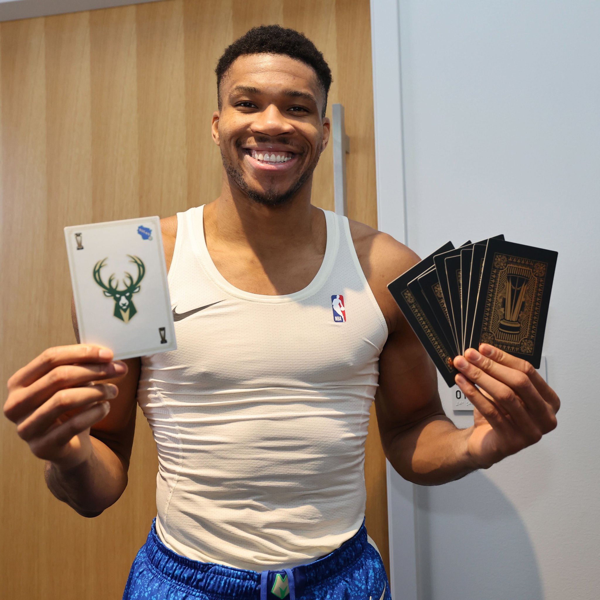 灰熊绝杀魔术，霍勒迪状态火热